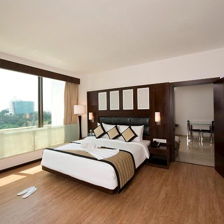 Hotel Sandy'S Tower Бхубанешвара Экстерьер фото