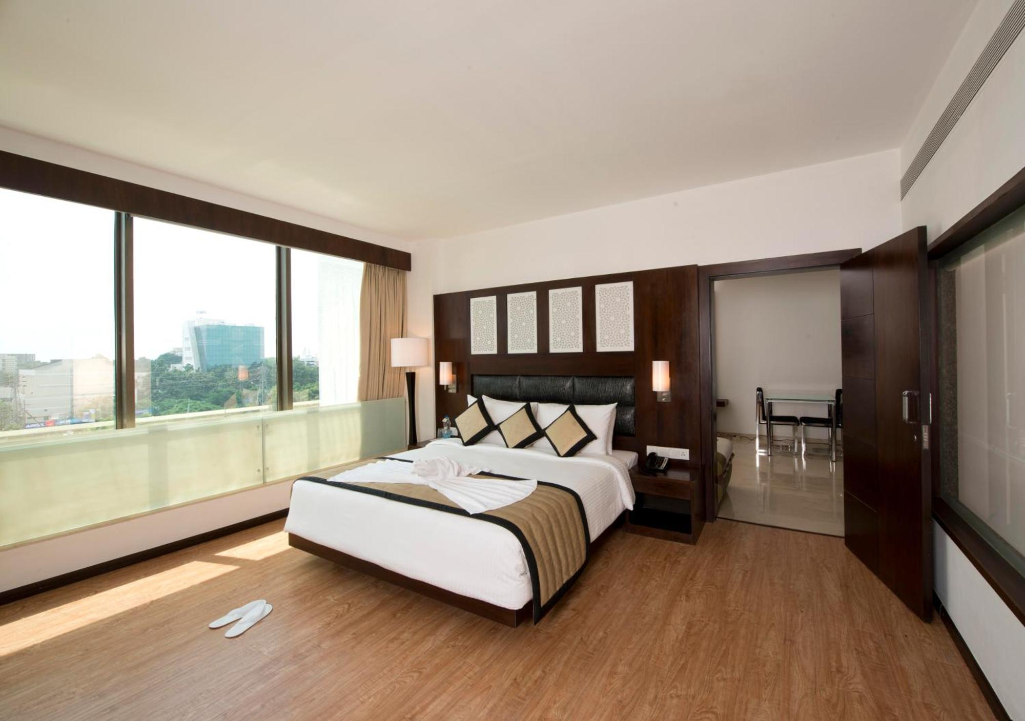 Hotel Sandy'S Tower Бхубанешвара Экстерьер фото